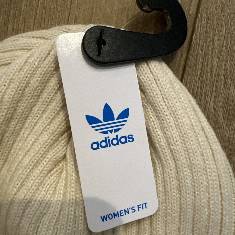 Adidas Originals Trefoil Embroidered Flurry Beanie Winter White Knit Women's OS - Picture 3 of 5